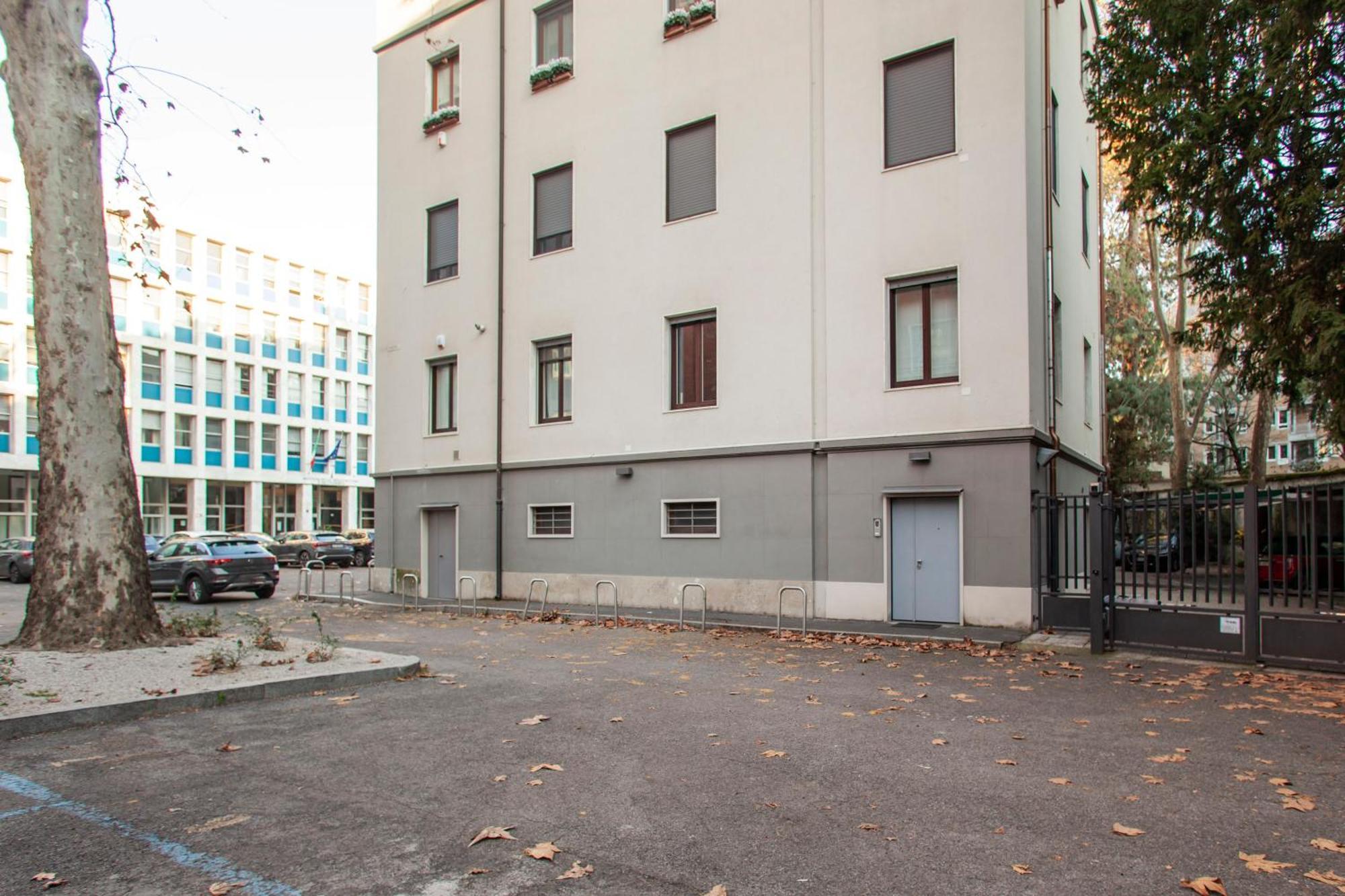 We - Morandi Plaza - * Mailand